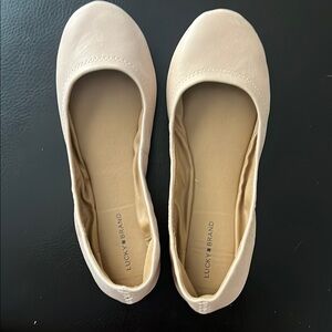 Lucky Brand Cream Ballet Flats Minimalist Design